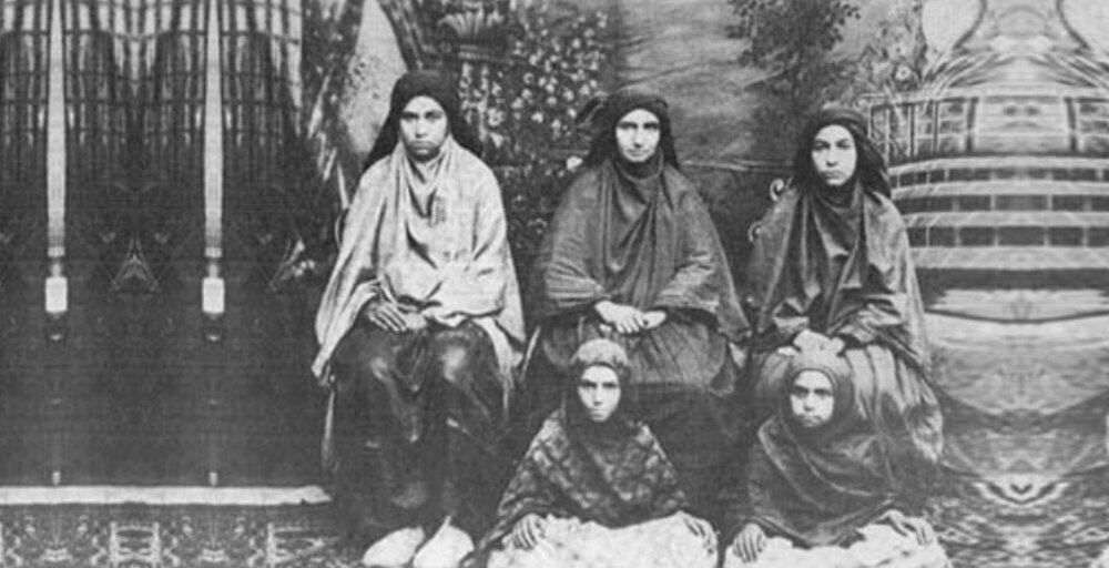 Historia de las Mujeres (4) | Mujeres que eran dependientes de la familia, no miembros de ella