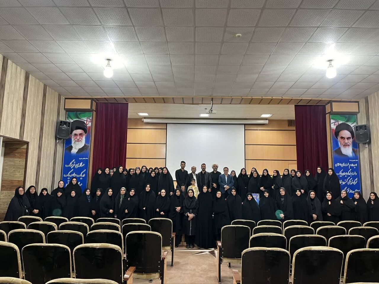 تصاویر/ برگزاری دوره‌ی سراسری شهر من شهر نماز