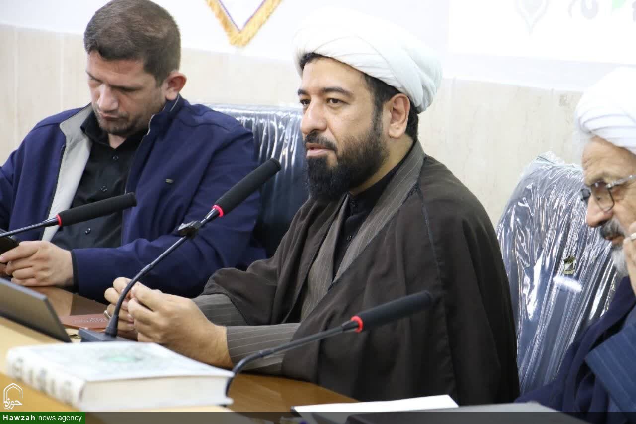 شعر رسانه مظلومیت، معنویت و مقاومت است