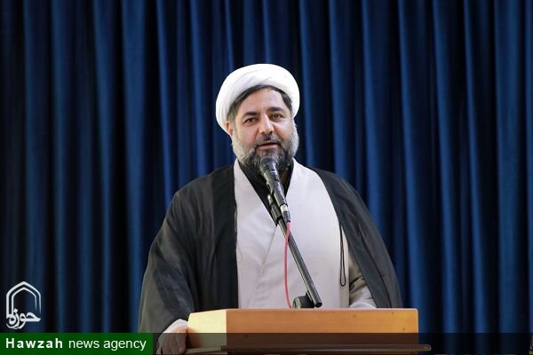 بزرگداشت شهدا فقط نصب تصویرشان بر دیوارها نیست