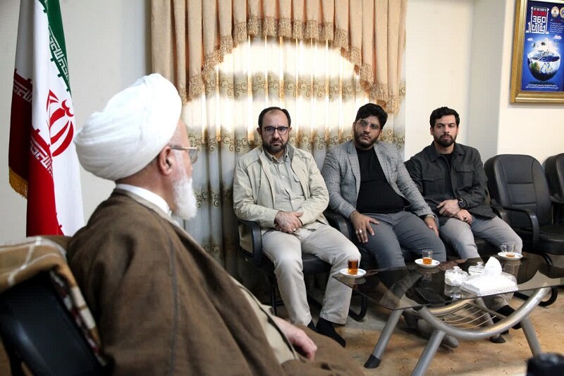 دشمن با جنگ روانی پیچیده، به دنبال سربازگیری از میان جوانان ما است+عکس