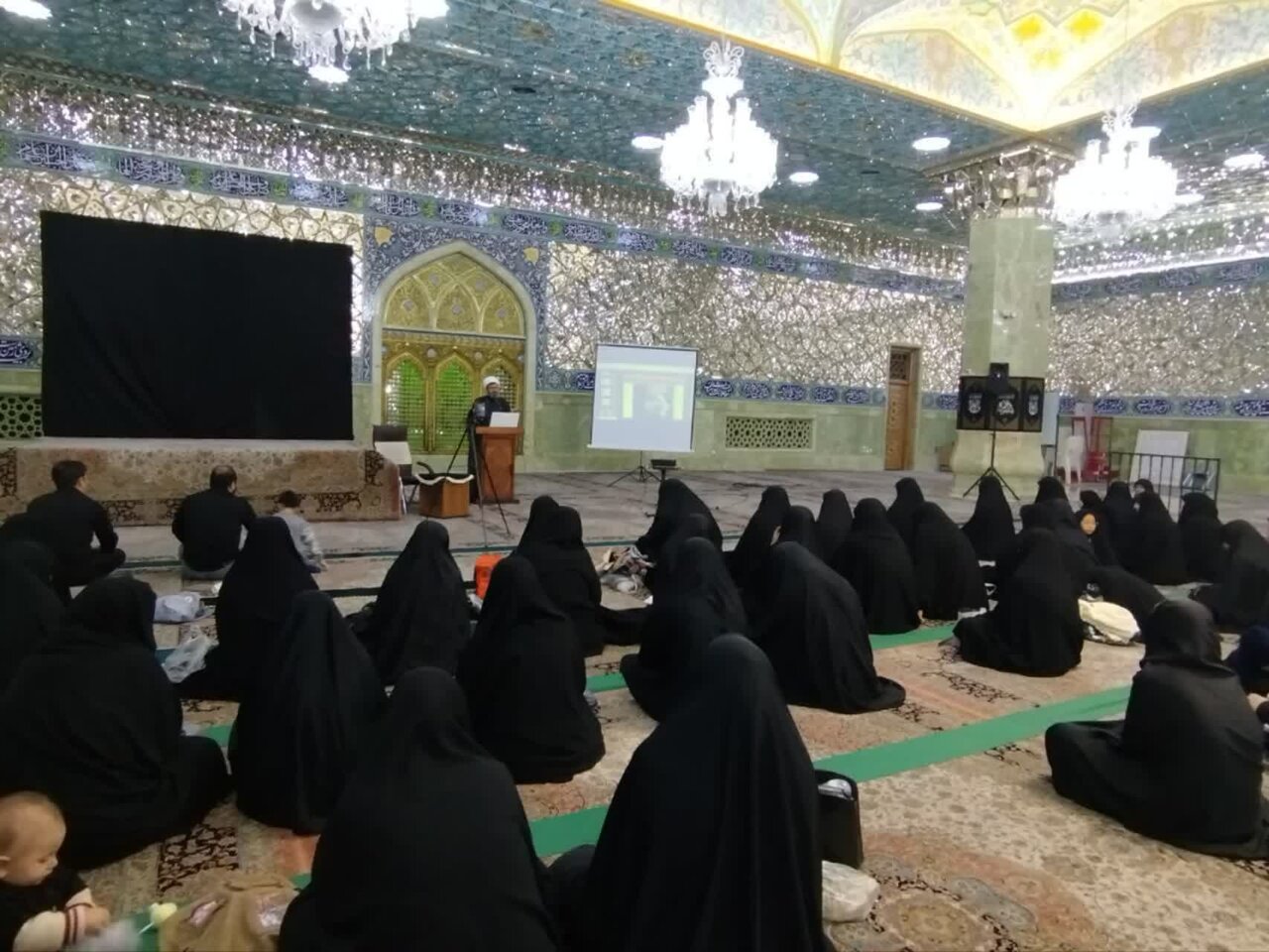 برگزاری کارگاه آموزشی «والدین قرآنی» در حرم بانوی کرامت