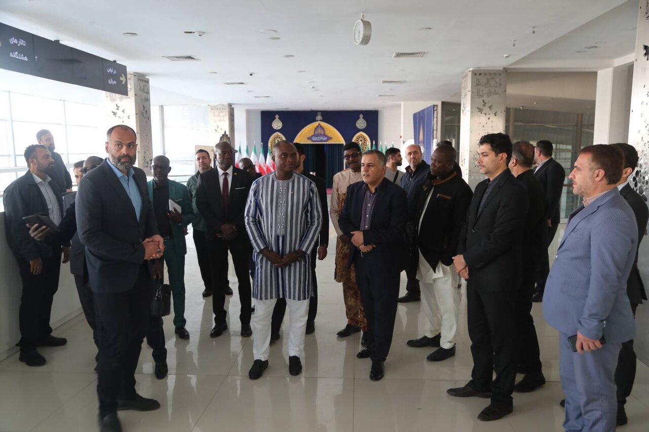 الگوی مقاومت و وحدت ایرانیان، درس بزرگی برای ملت‌های دیگر است +تصاویر