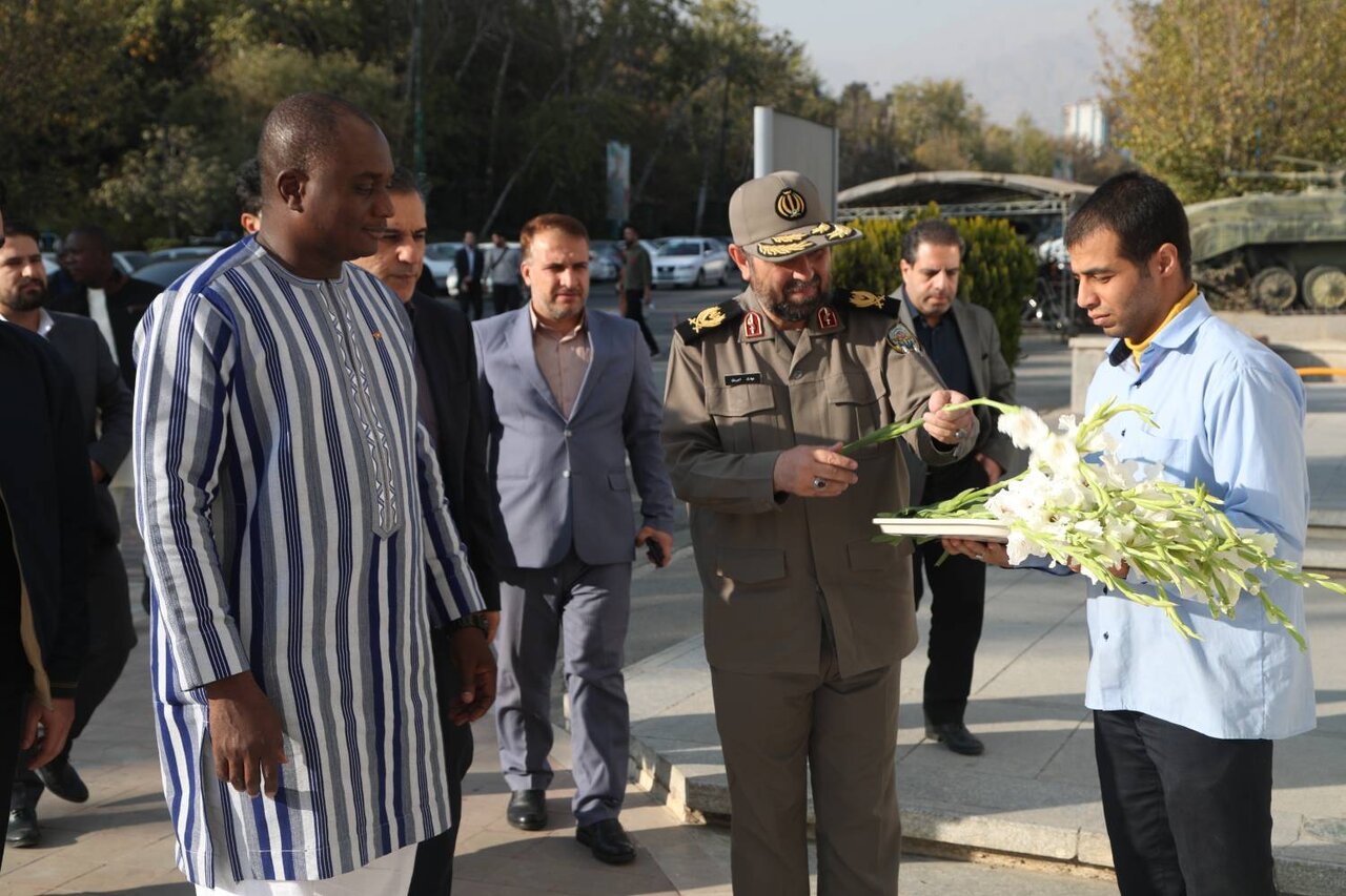 الگوی مقاومت و وحدت ایرانیان، درس بزرگی برای دیگر ملت‌ها است +تصاویر