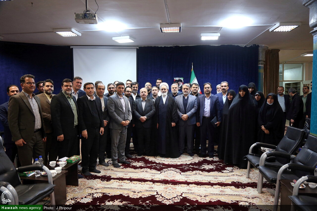 تصاویر/ دیدار شهرداران مراکز استان‌ها با آیت الله اعرافی