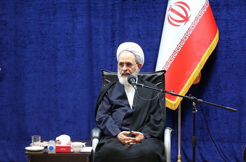 خدمت به شهر و شهروندان در منظومه فکری آیت الله اعرافی / شهرداران صرفاً مدیر عمرانی نیستند