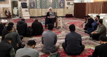 مصیبت حضرت زهرا(س) را به واقعه در و دیوار محدود نکنید/ ترویج سیره فاطمی راهکار حل مشکلات فرهنگی جامعه است 