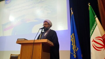 سپاه پاسداران در همه میدان ها در کنار مردم ایستاده است