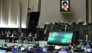 دشمنان امید به اختلاف داخلی کشور بسته‌اند / باید پشت سر رهبر معظم انقلاب محکم بایستیم