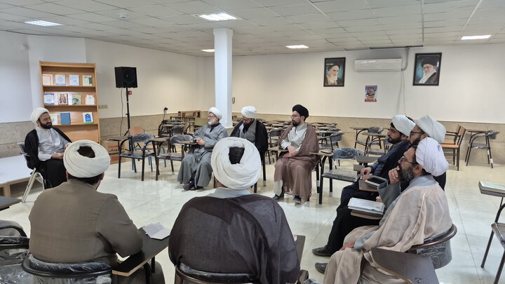 تصاویر/ نشست معاونان آموزش مدارس علمیه کاشان