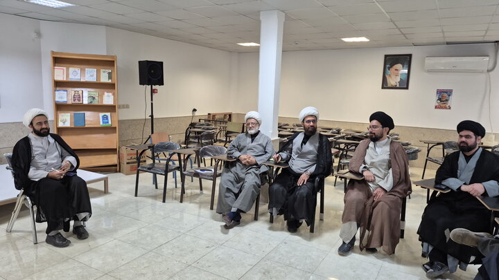 تصاویر/ نشست معاونان آموزش مدارس علمیه کاشان