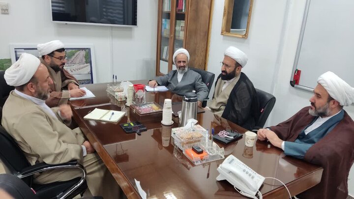 برگزاری جلسه هماهنگی اعزام طلاب به عمره مفرده