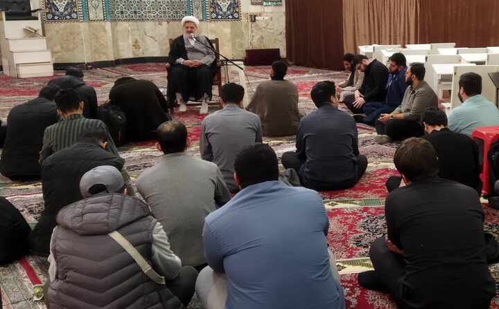 تصاویر/ درس اخلاق مدرسه علمیه آیت الله جلالی خمینی(ره)