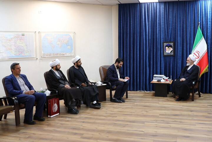 تصاویر/ دیدار دبیر شورای عالی و رئیس مرکز ملی فضای مجازی با آیت الله اعرافی