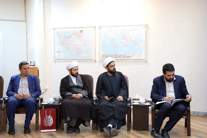 تصاویر/ دیدار دبیر شورای عالی و رئیس مرکز ملی فضای مجازی با آیت الله اعرافی