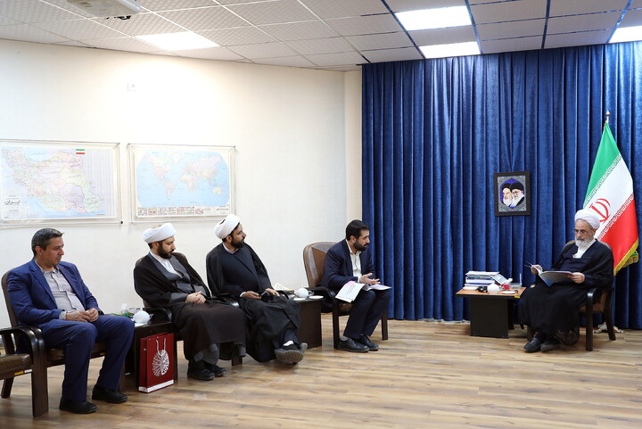 تصاویر/ دیدار دبیر شورای عالی و رئیس مرکز ملی فضای مجازی با آیت الله اعرافی