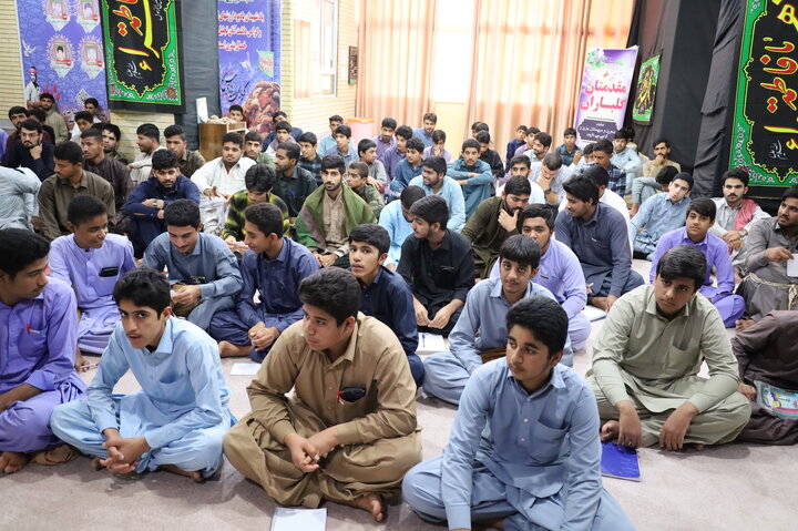 دیدار مدیر حوزه علمیه سیستان و بلوچستان با طلاب مدارس علمیه ایرانشهر