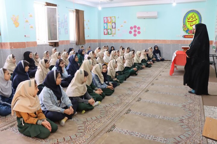 تصاویر/ دیدار صمیمی امام جمعه عالیشهر با دانش آموزان