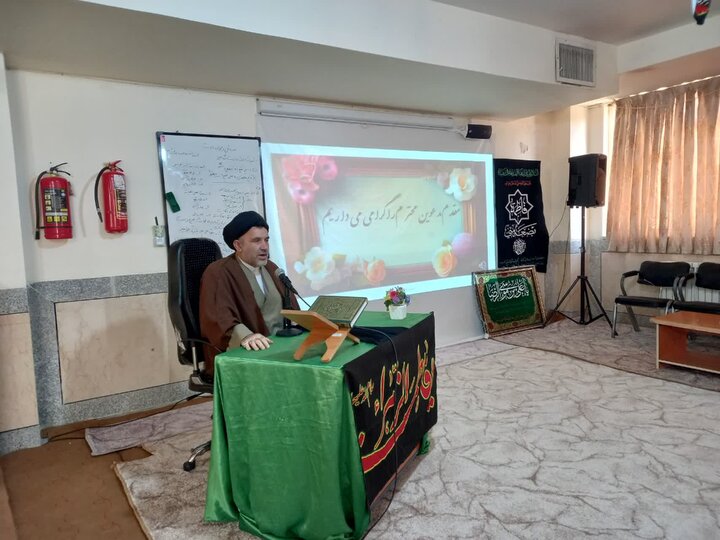 تصاویر/بازدید مدیر حوزه علمیه خواهران لرستان از مدرسه معصومیه خرم آباد