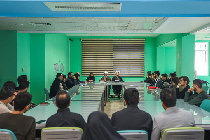 تصاویر / نشست صمیمی نماینده ولی فقیه در استان قزوین با دانشجویان دانشگاه بین المللی حضرت امام خمینی (ره) قزوین