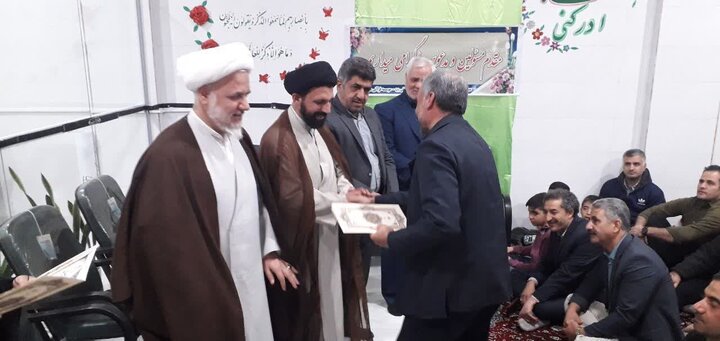 تصاویر/تقدیر از برگزیدگان قرآنی مسجد فاطمه الزهرا (س)در ساوه