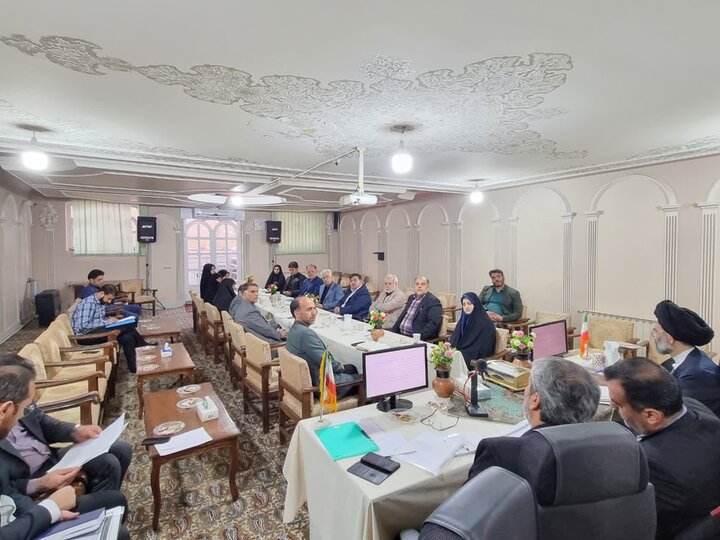 تصاویر/پنجمین جلسه شورای آموزش و پرورش با حضورنماینده ولی فقیه درکاشان