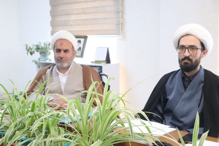 تصاویر/ جلسه تخصصی گروه علمی ادبیات حوزه علمیه آذربایجان‌غربی