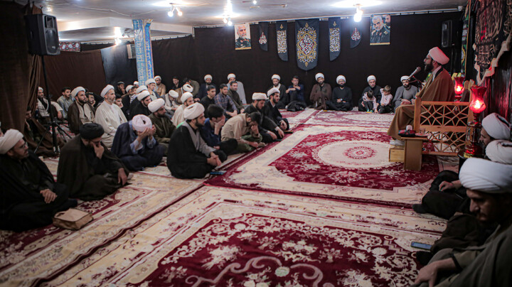 تصاویر/برگزاری مراسم فاطمیه در مدرسه علمیه آیت‌الله دامغانی همدان