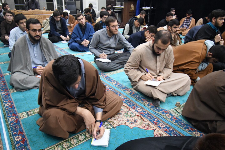 تصاویر/ نشست رئیس شورای سیاستگذاری ائمه جمعه کشور با طلاب ارومیه