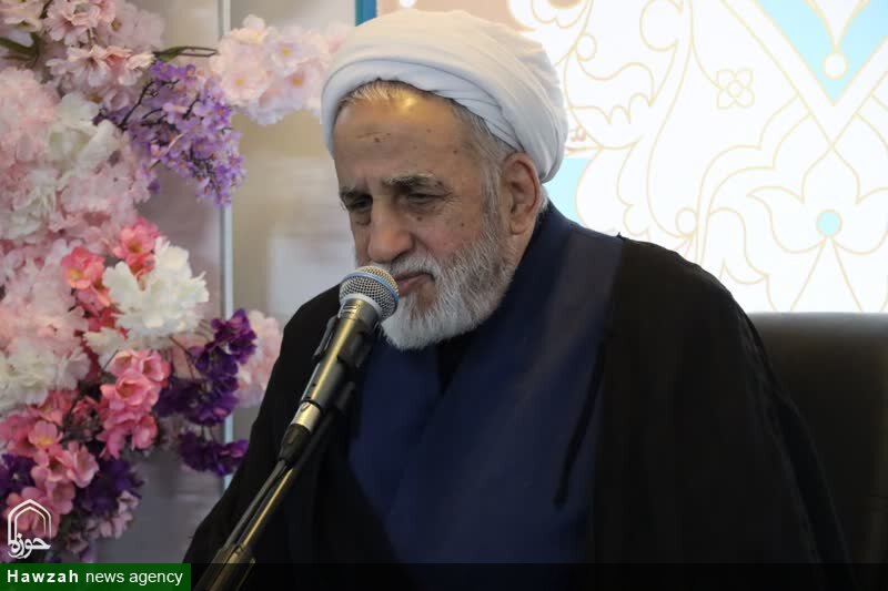 درس اخلاق استاد محمد همتیان، در مدرسه علمیه معصومیه خواهران