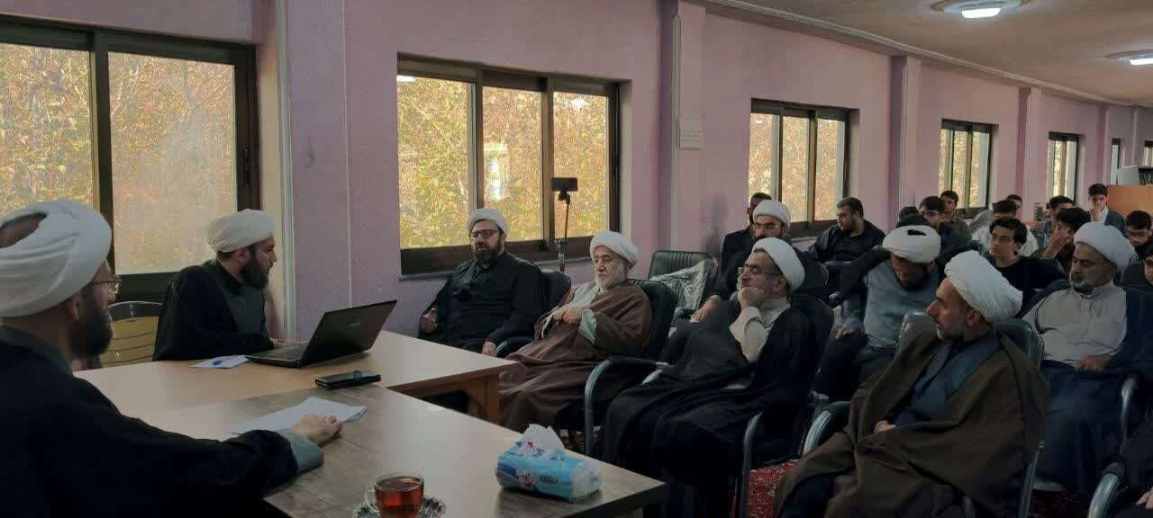 نشست علمی «حوزه پیشرو و سرآمد» با محوریت پیام رهبر معظم انقلاب در آستانه‌اشرفیه برگزار شد