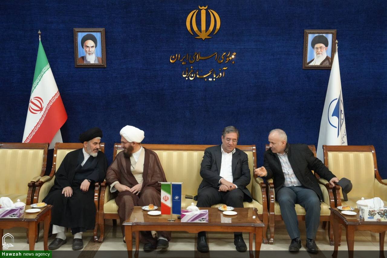 رئیس شورای سیاست‌گذاری ائمه جمعه سراسر کشور وارد آذربایجان‌غربی شد + عکس