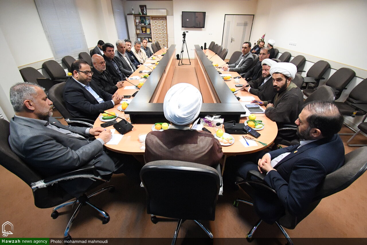 قرارگاهی از معلمان انقلابی و دلسوز در استان ها تشکیل شود