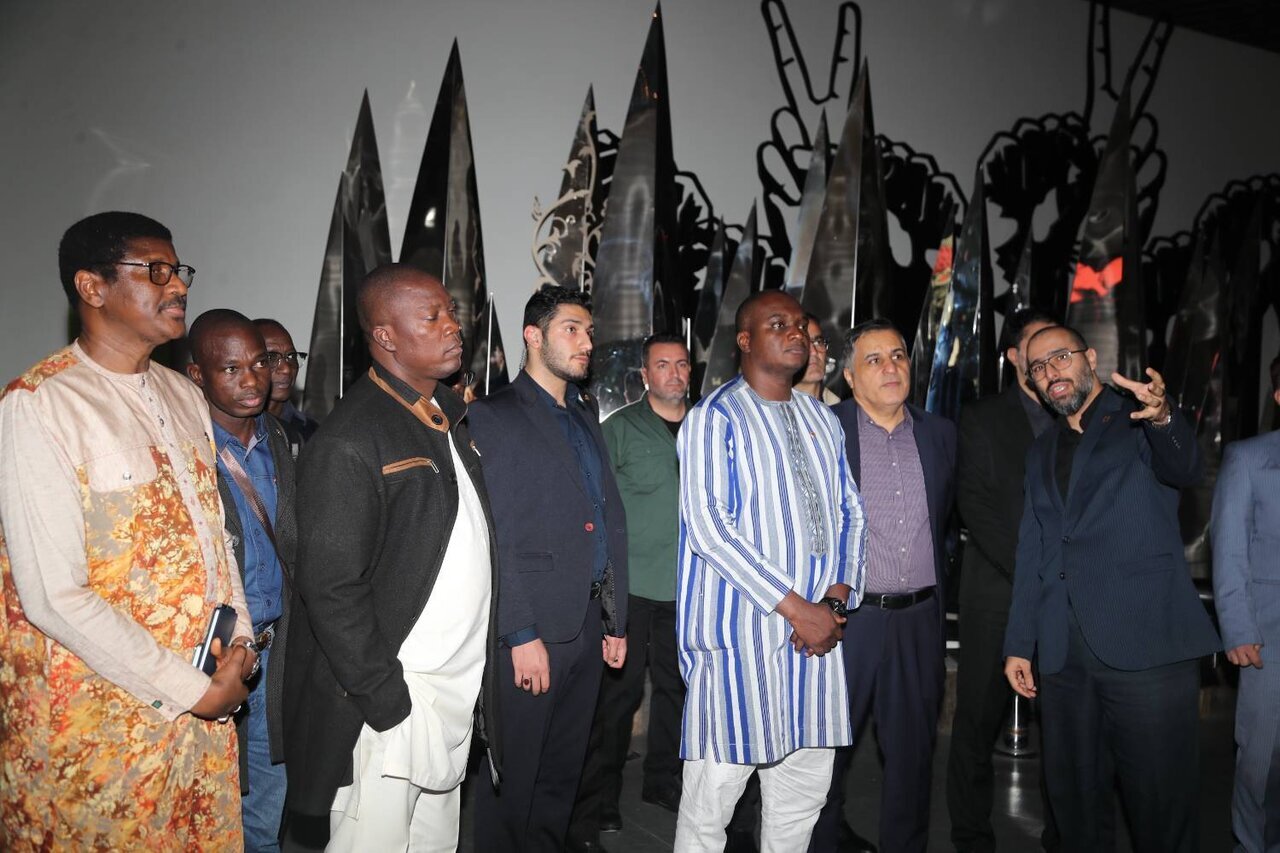 Mfano wa mapambano na umoja wa Wairani ni funzo kubwa kwa mataifa mengine