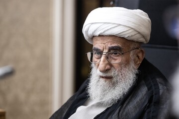 ایران در برابر تهدید و زورگویی سر خم نخواهد کرد/ نیازمند روحیه جهادی در عرصه نبرد اقتصادی هستیم