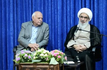 نباید با قوانین نادرست معیشت مردم را تضعیف کرد