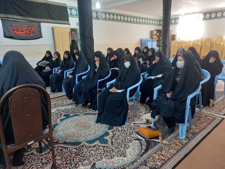 تصاویر/ میزگرد علمی‌فرهنگی «حدود ارتباط با نامحرم» در مدرسه علمیه ریحانه‌النبی(س) رفسنجان