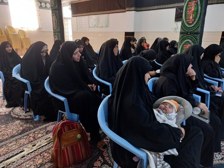 تصاویر/ میزگرد علمی‌فرهنگی «حدود ارتباط با نامحرم» در مدرسه علمیه ریحانه‌النبی(س) رفسنجان