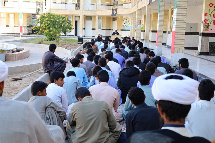 دیدار مدیر حوزه علمیه سیستان و بلوچستان با طلاب مدارس علمیه شهرستان دلگان