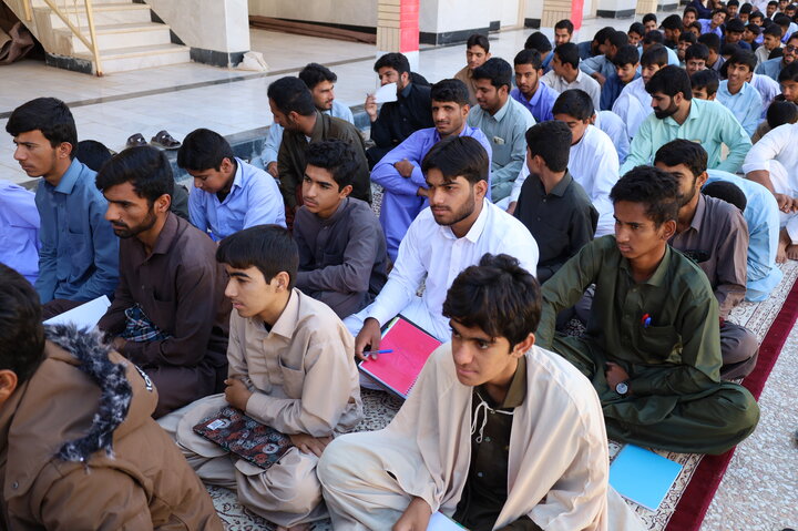 دیدار مدیر حوزه علمیه سیستان و بلوچستان با طلاب مدارس علمیه شهرستان دلگان