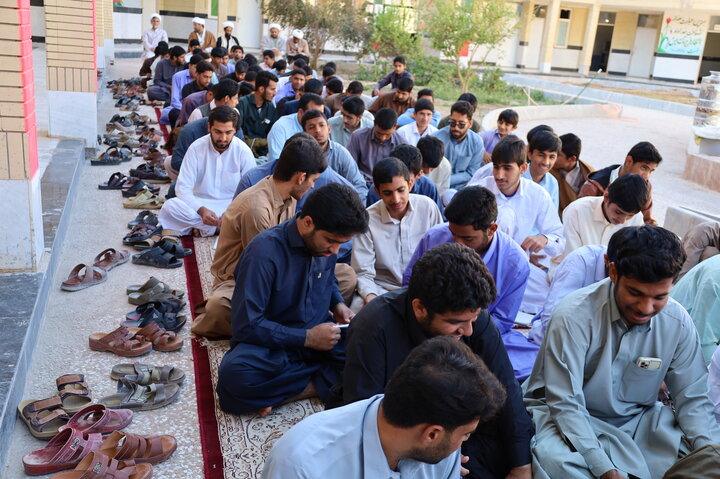 دیدار مدیر حوزه علمیه سیستان و بلوچستان با طلاب مدارس علمیه شهرستان دلگان
