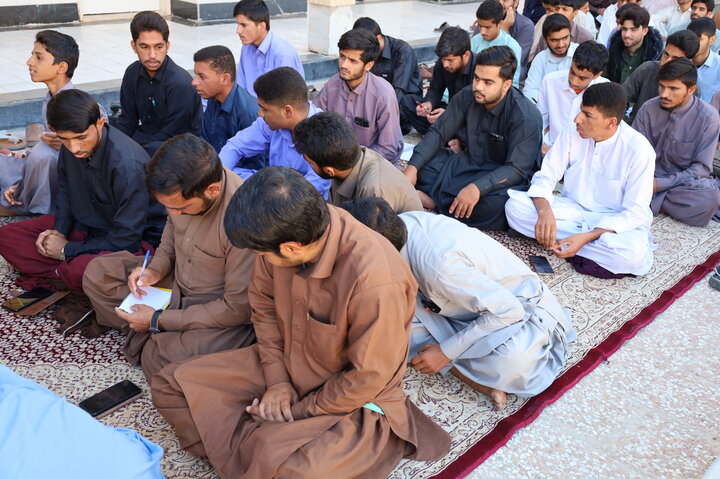 دیدار مدیر حوزه علمیه سیستان و بلوچستان با طلاب مدارس علمیه شهرستان دلگان