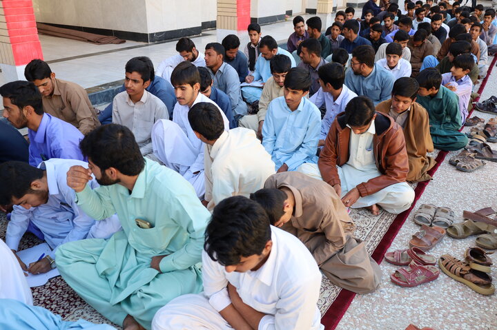 دیدار مدیر حوزه علمیه سیستان و بلوچستان با طلاب مدارس علمیه شهرستان دلگان