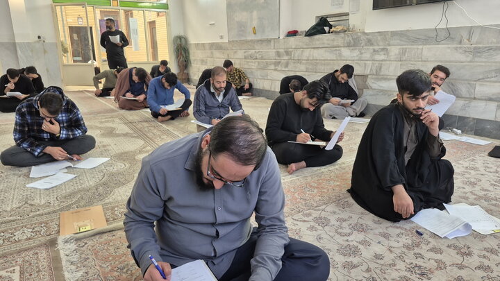 تصاویر/ مرحله استانی المپیاد طلاب مدرسه علمیه باب العلم اسلامی کاشان