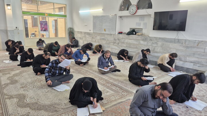 تصاویر/ مرحله استانی المپیاد طلاب مدرسه علمیه باب العلم اسلامی کاشان