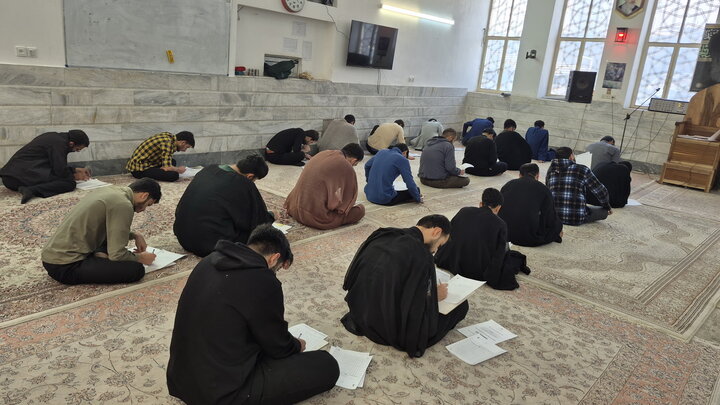 تصاویر/ مرحله استانی المپیاد طلاب مدرسه علمیه باب العلم اسلامی کاشان