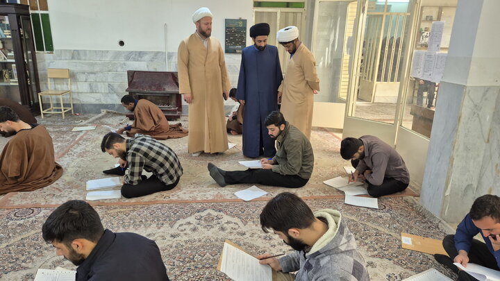 تصاویر/ مرحله استانی المپیاد طلاب مدرسه علمیه باب العلم اسلامی کاشان