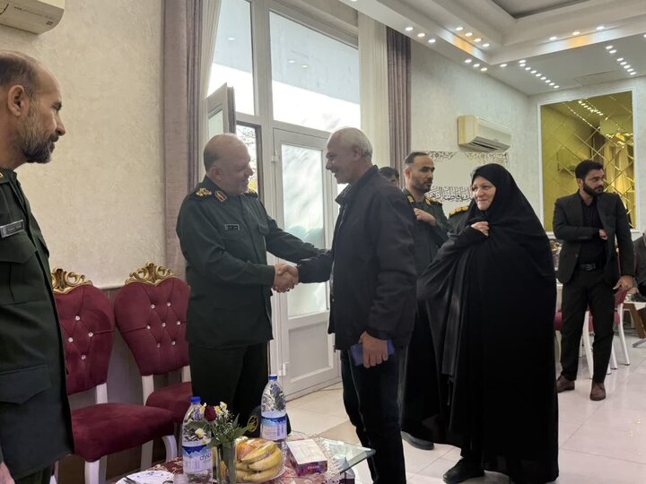 تصاویر/همایش تکریم از  انواده های شهدای اقتدار شهرستان کاشان