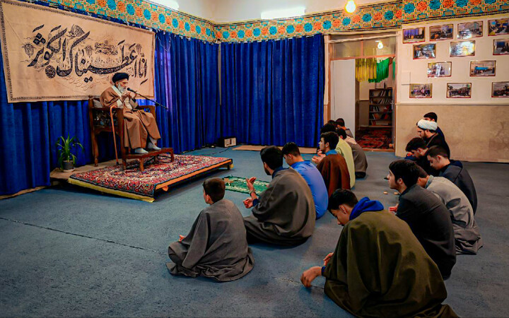 تصاویر/بازدید مدیر حوزه علمیه همدان از مدرسه علمیه امیرالمؤمنین(ع) قروه‌درگزین