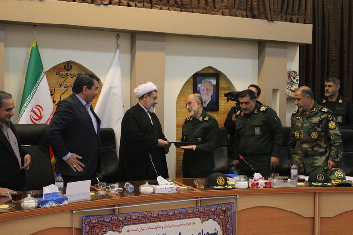 تصاویر/جلسه شورای سیاست‌گذاری کنگره ملی ۷۰۰۰ شهید استان کرمان